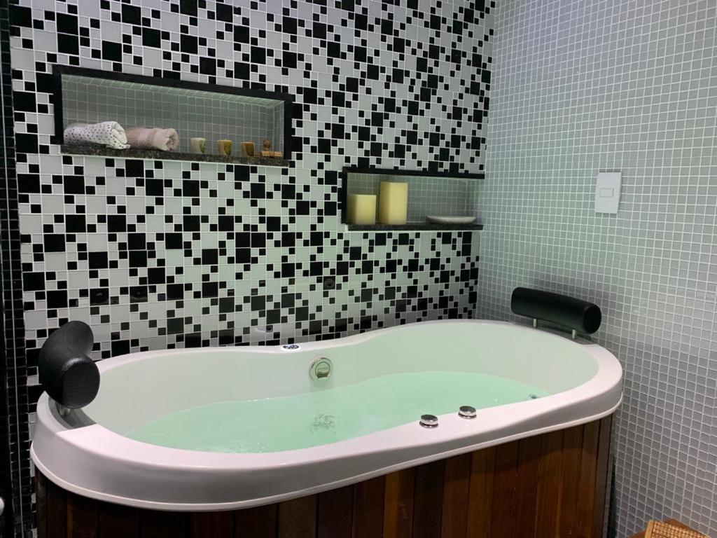 Maravilhoso Apartamento 2 Quartos Com Ofuro Porto Da Barra Salvador Summer Barra Flat Экстерьер фото